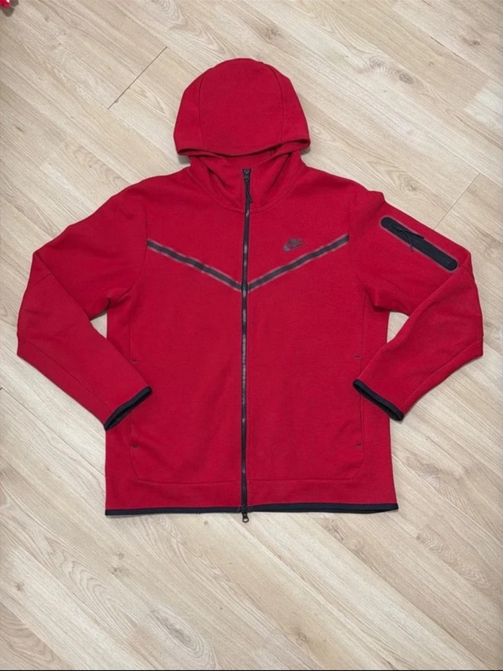 Nike Men’s L Red Tech Hooded Full-Zip Jacket with Black Trim SEE DESCRIPTION